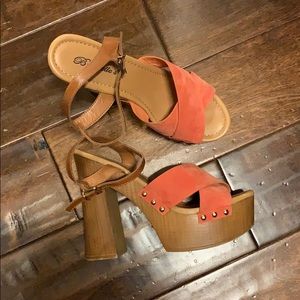 Women’s platform shoes